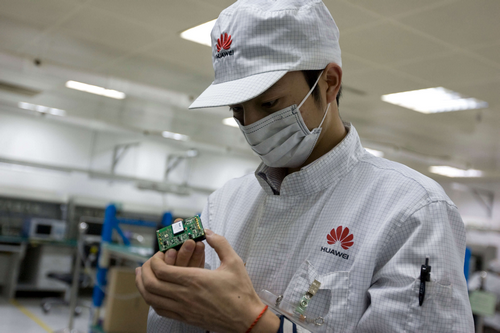 Huawei phủ nhận có nhân viên liên quan đến tình báo Trung Quốc